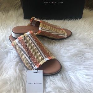 BRAND NEW Tommy Hilfiger Raffia Mule Sandals